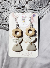 Load image into Gallery viewer, Tan Flower with Pearl Latte Stone Dangles
