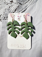 Load image into Gallery viewer, Gold Flake Green Lemmai Leaf Earrings
